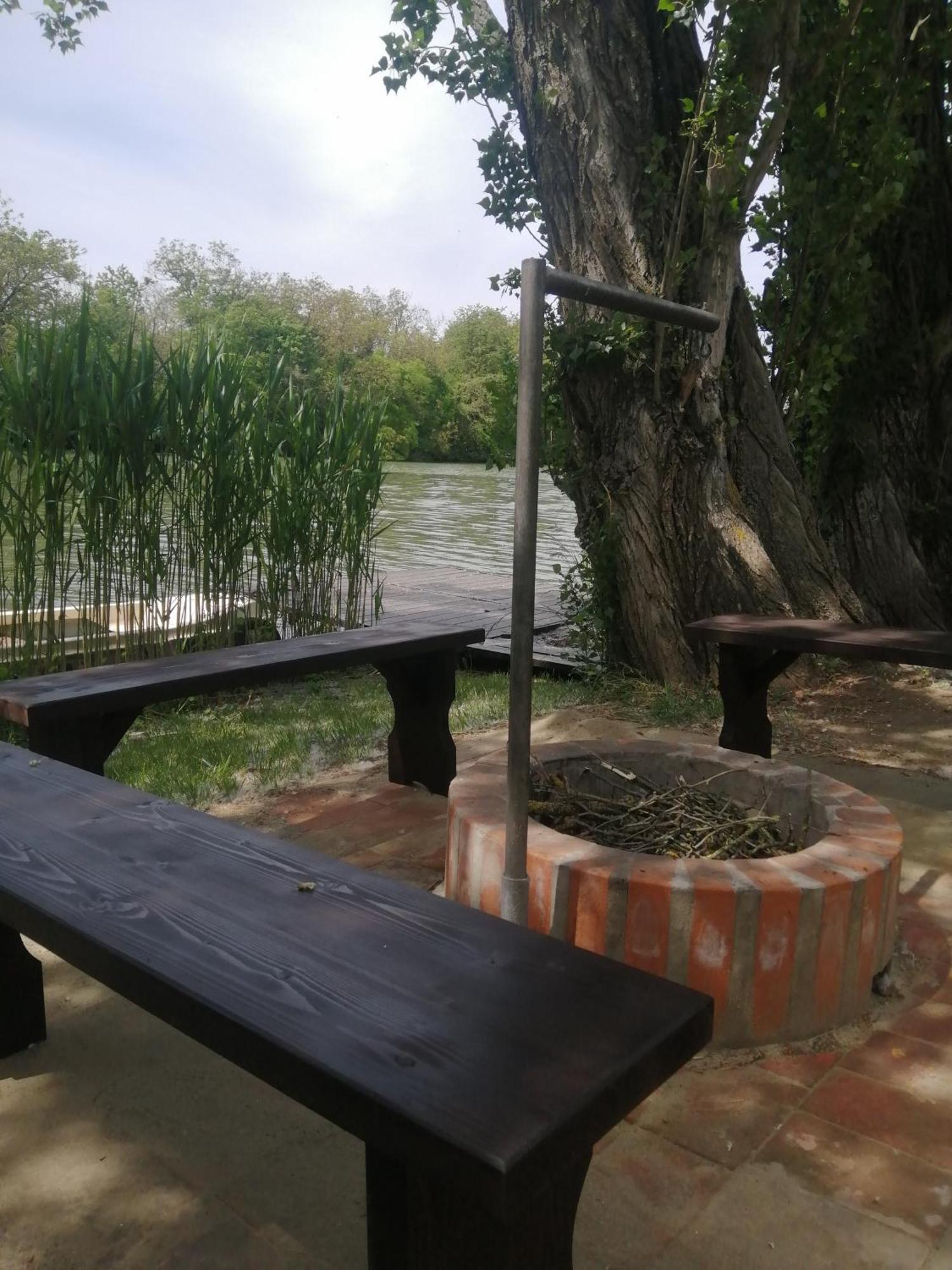Ikerdio Fahaziko Villa Szarvas Luaran gambar